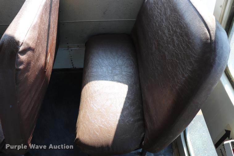 image for item DQ9367 2001 GMC B7 school bus