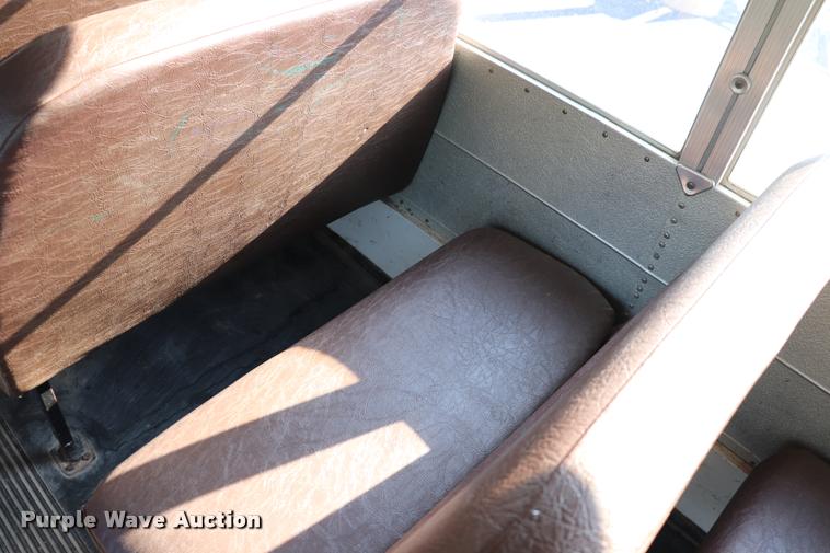 image for item DQ9367 2001 GMC B7 school bus