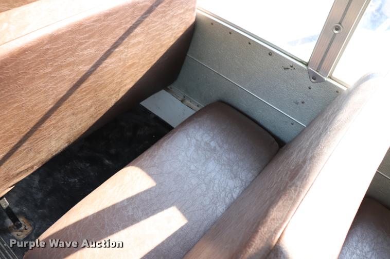 image for item DQ9367 2001 GMC B7 school bus