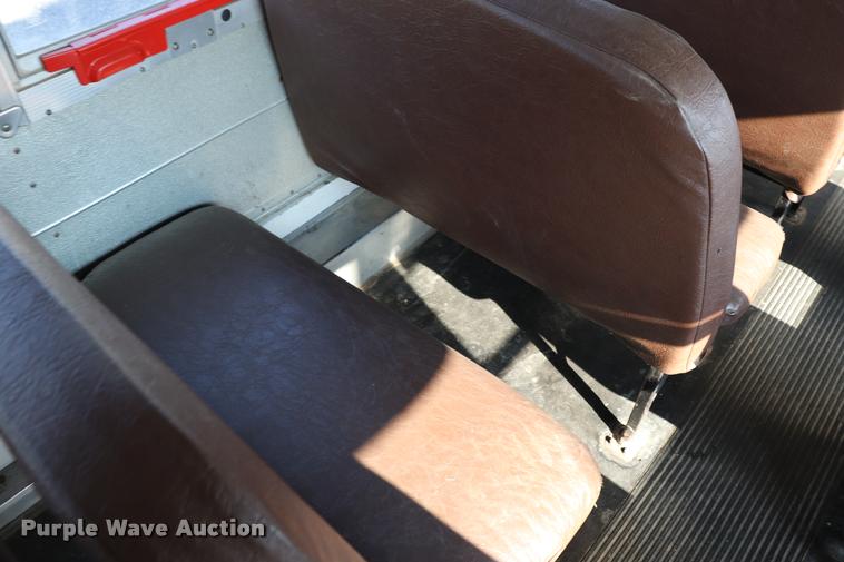 image for item DQ9367 2001 GMC B7 school bus