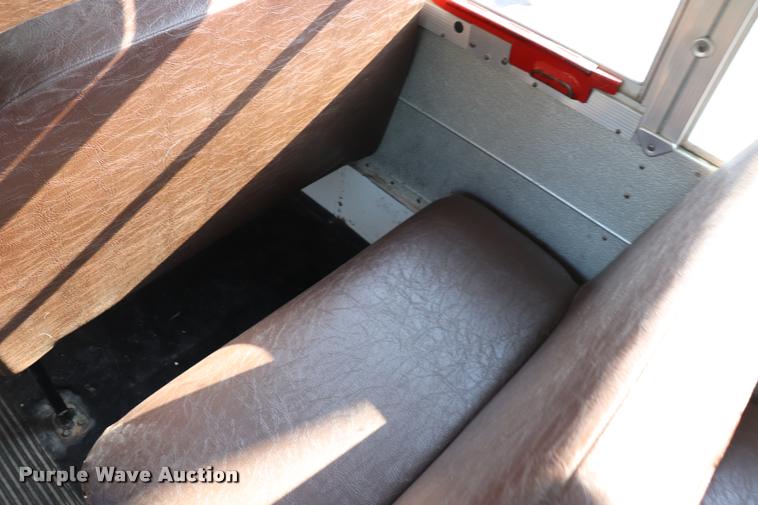 image for item DQ9367 2001 GMC B7 school bus