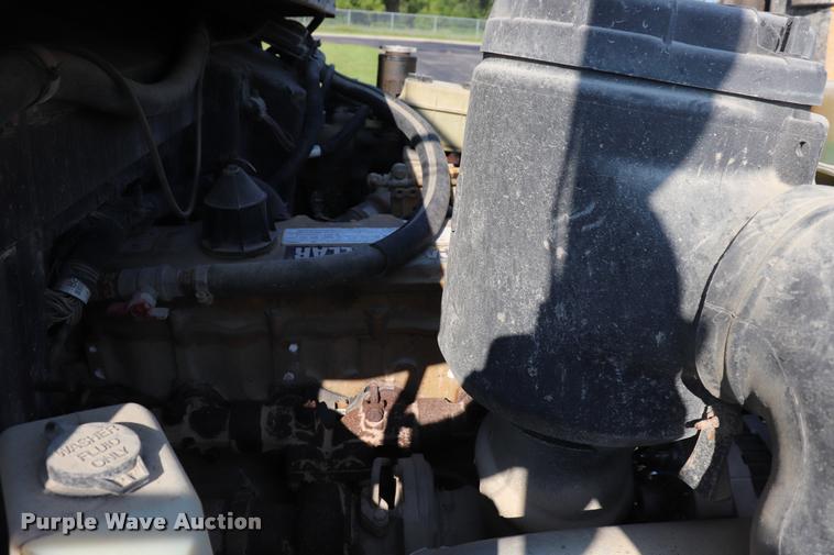 image for item DQ9367 2001 GMC B7 school bus