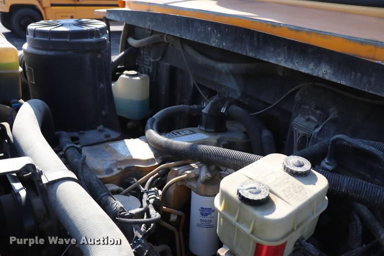 image for item DQ9367 2001 GMC B7 school bus