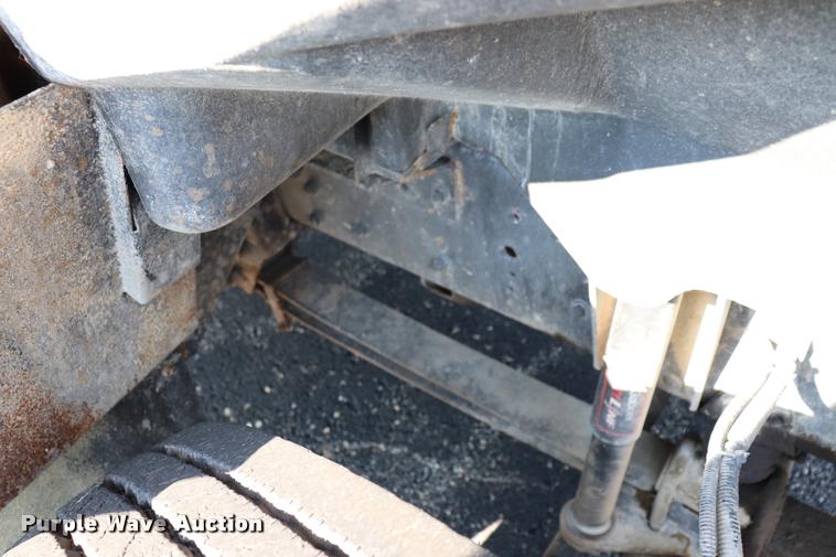 image for item DQ9367 2001 GMC B7 school bus