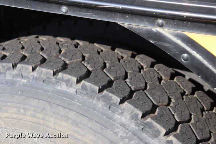 image for item DQ9367 2001 GMC B7 school bus