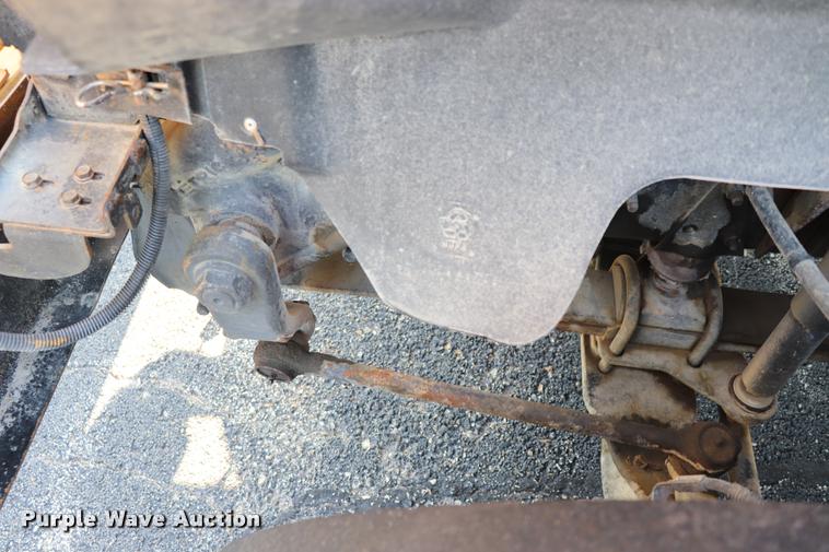 image for item DQ9367 2001 GMC B7 school bus