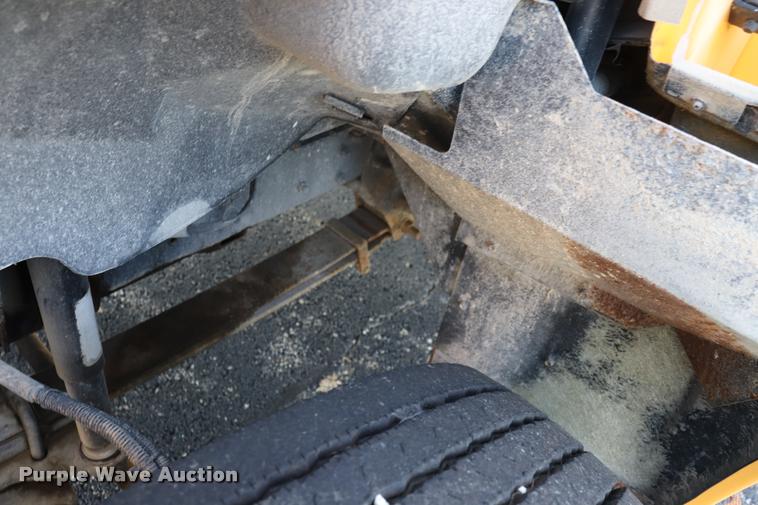 image for item DQ9367 2001 GMC B7 school bus