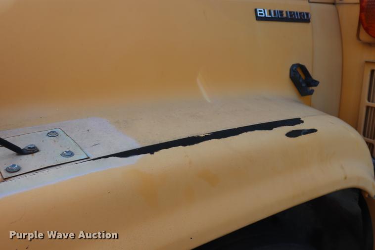 image for item DQ9367 2001 GMC B7 school bus