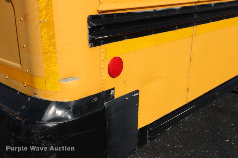image for item DQ9367 2001 GMC B7 school bus