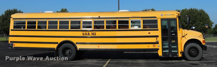 image for item DQ9368 2002 International school bus