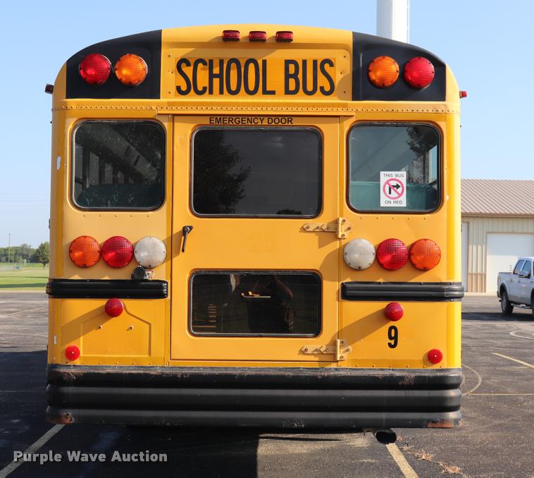 image for item DQ9368 2002 International school bus