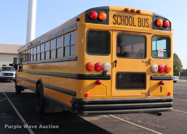 image for item DQ9368 2002 International school bus