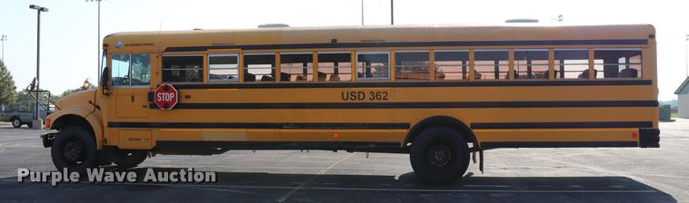 image for item DQ9368 2002 International school bus