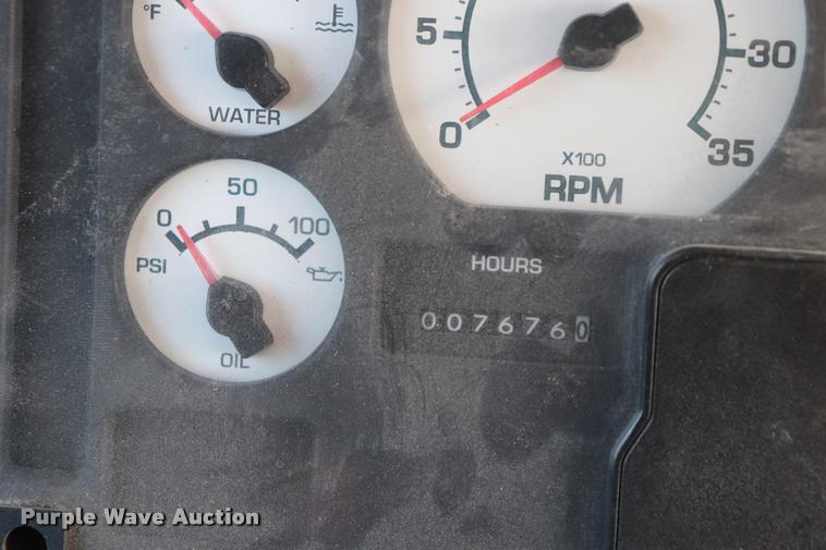 image for item DQ9368 2002 International school bus