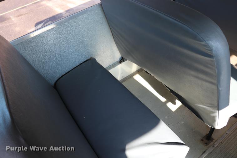 image for item DQ9368 2002 International school bus