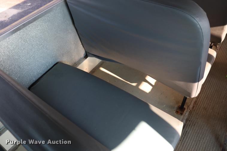 image for item DQ9368 2002 International school bus