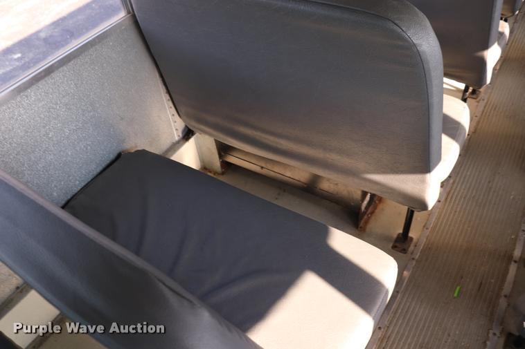 image for item DQ9368 2002 International school bus