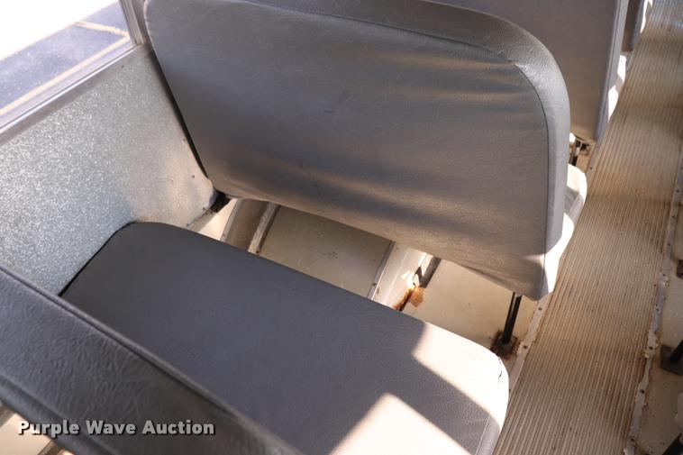 image for item DQ9368 2002 International school bus