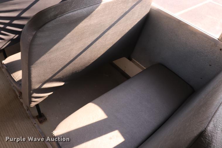 image for item DQ9368 2002 International school bus