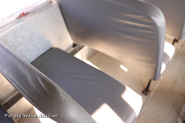 image for item DQ9368 2002 International school bus