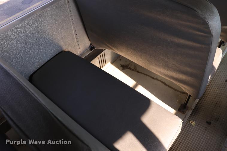 image for item DQ9368 2002 International school bus