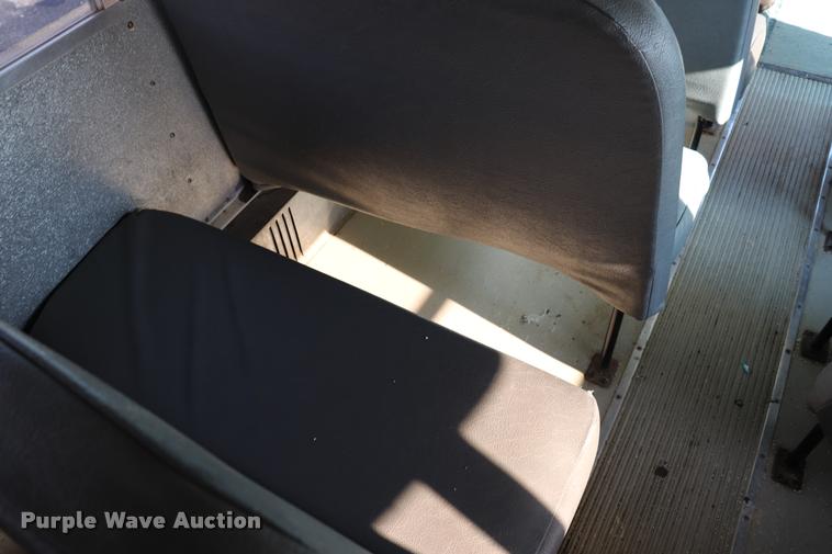 image for item DQ9368 2002 International school bus