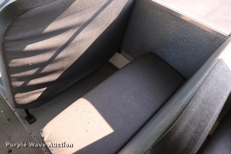 image for item DQ9368 2002 International school bus