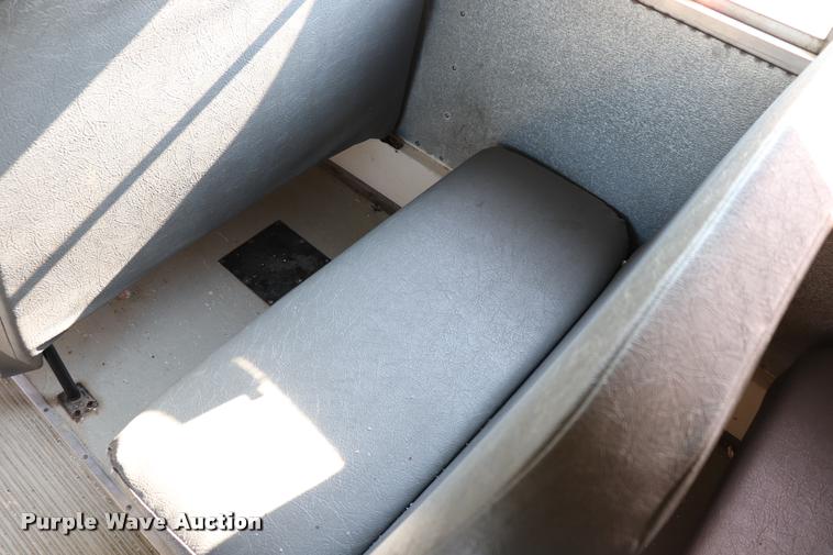 image for item DQ9368 2002 International school bus