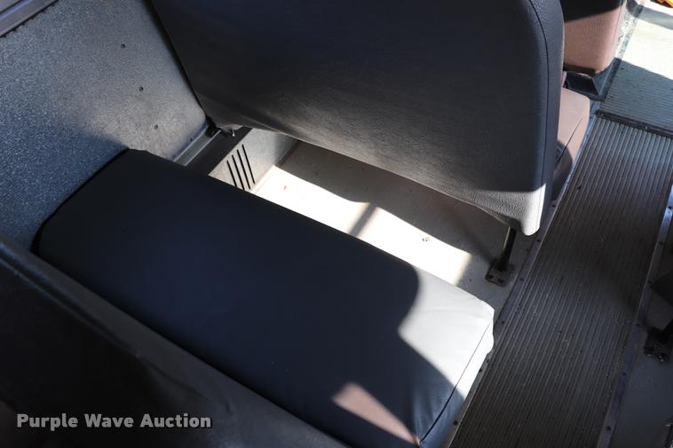 image for item DQ9368 2002 International school bus