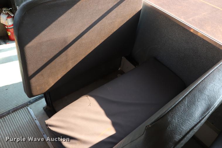 image for item DQ9368 2002 International school bus