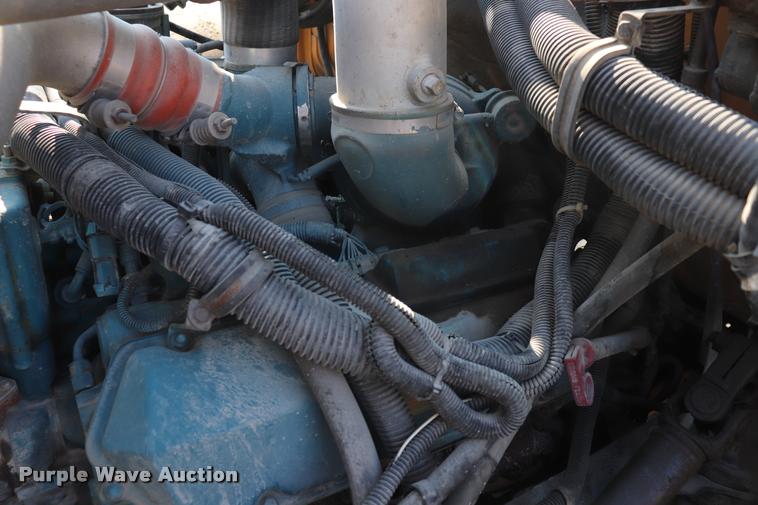 image for item DQ9368 2002 International school bus