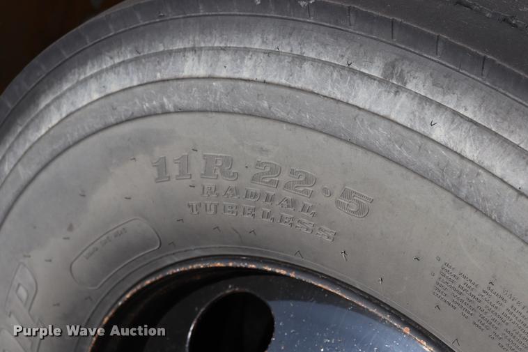 image for item DQ9368 2002 International school bus