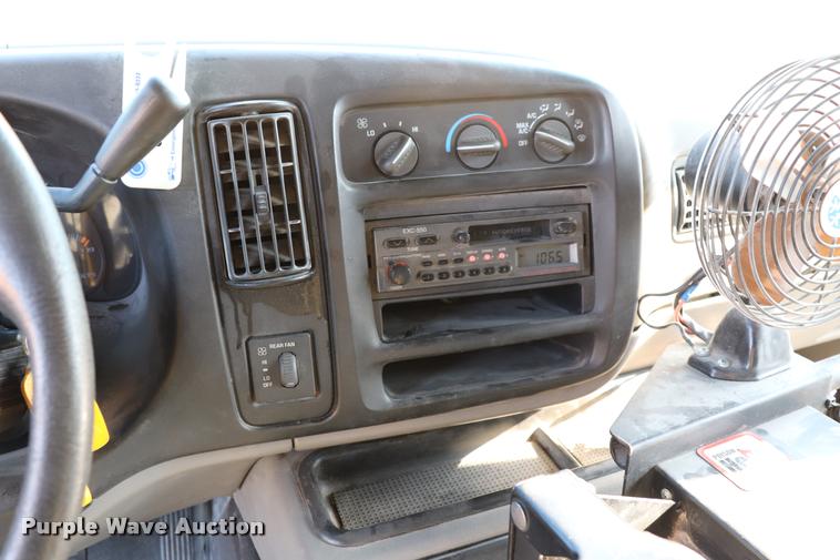 image for item DQ9369 2001 GMC Savana G3500 Cargo school bus