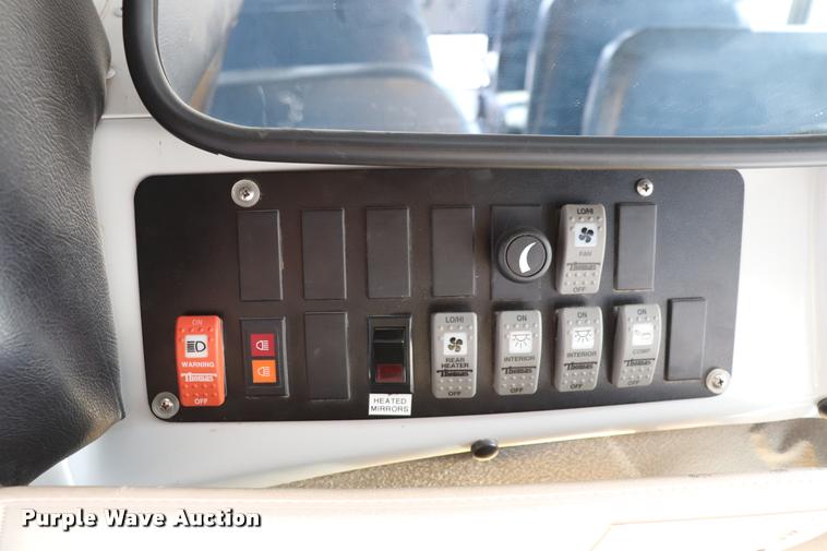 image for item DQ9369 2001 GMC Savana G3500 Cargo school bus