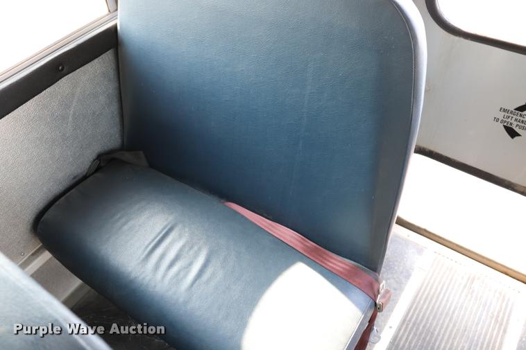 image for item DQ9369 2001 GMC Savana G3500 Cargo school bus