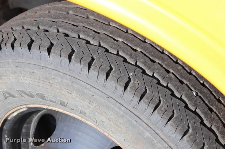 image for item DQ9369 2001 GMC Savana G3500 Cargo school bus