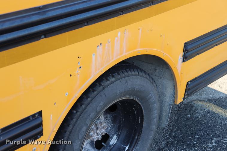 image for item DQ9369 2001 GMC Savana G3500 Cargo school bus