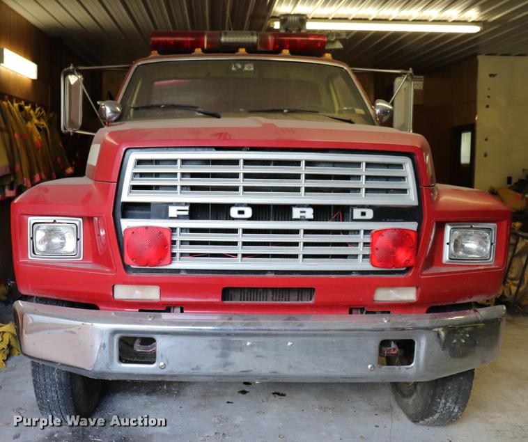 image for item DQ9372 1980 Ford F700 fire truck
