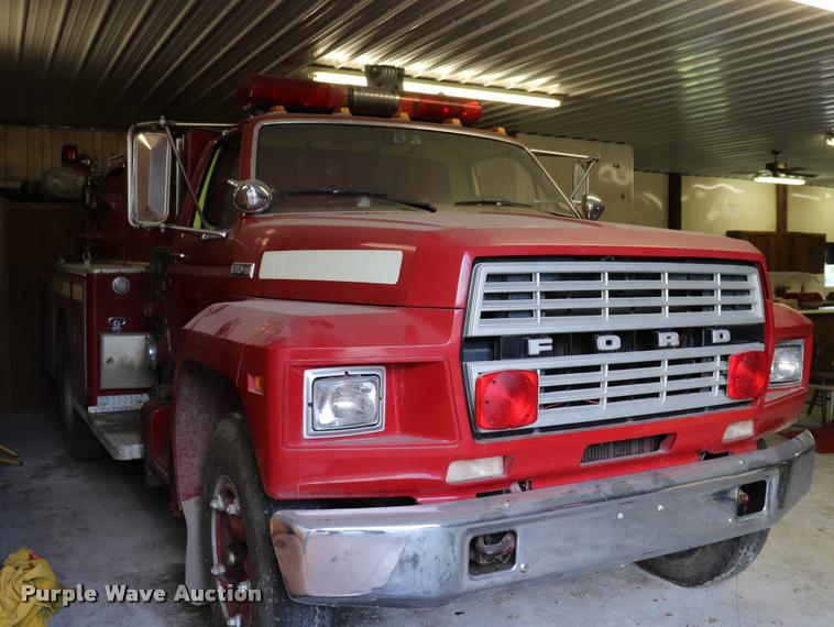 image for item DQ9372 1980 Ford F700 fire truck