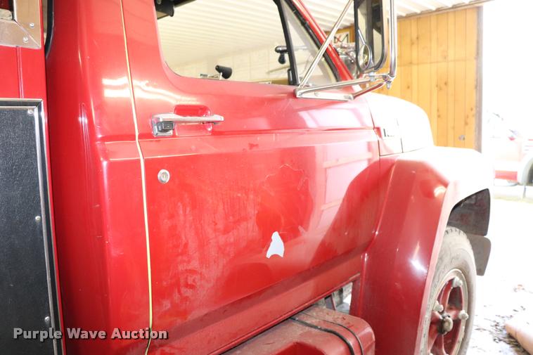 image for item DQ9372 1980 Ford F700 fire truck