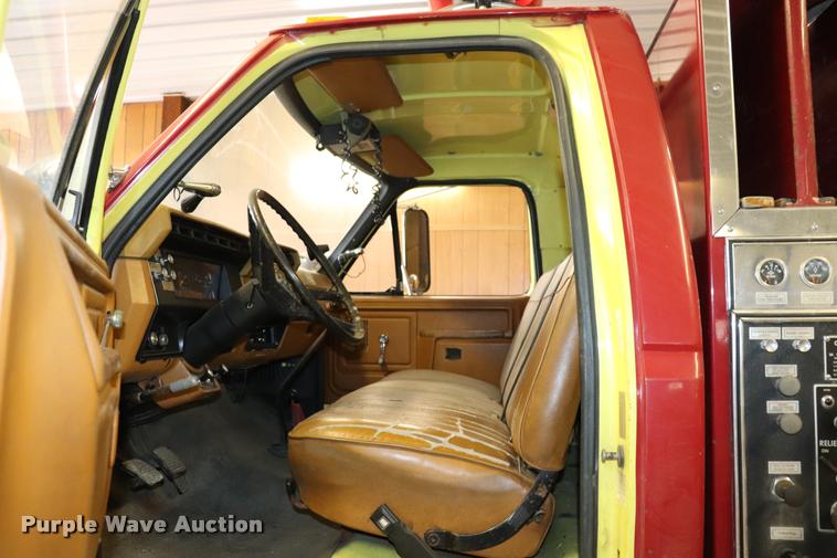 image for item DQ9372 1980 Ford F700 fire truck