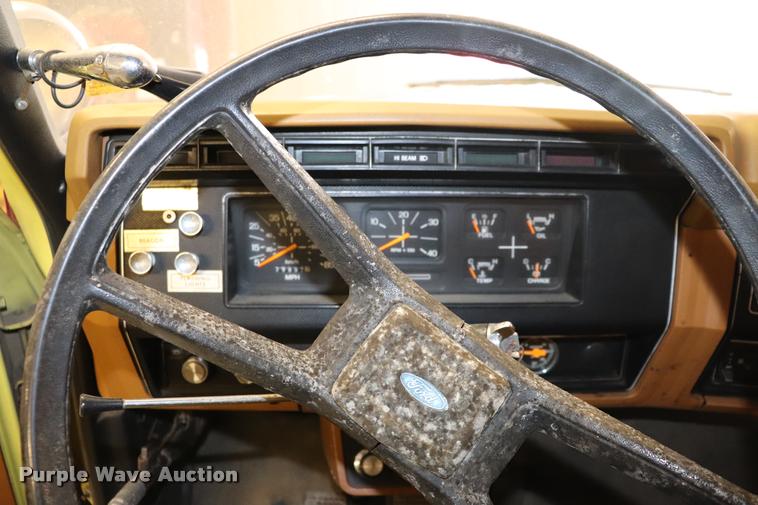 image for item DQ9372 1980 Ford F700 fire truck