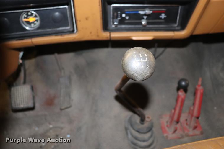 image for item DQ9372 1980 Ford F700 fire truck