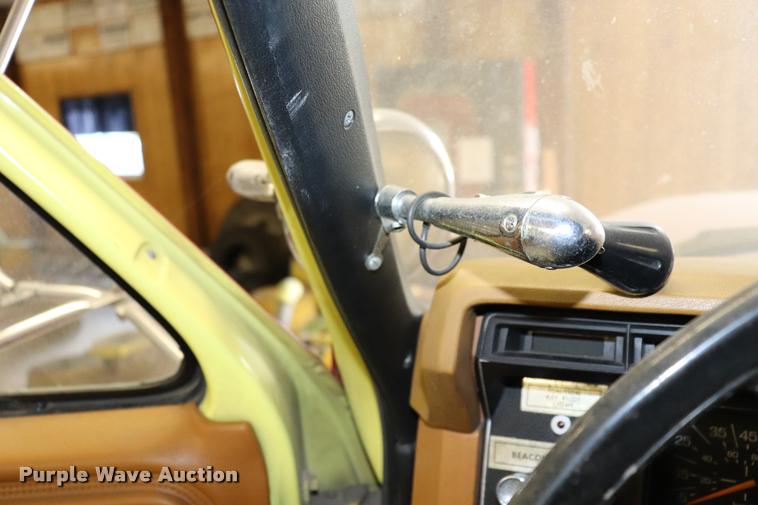 image for item DQ9372 1980 Ford F700 fire truck