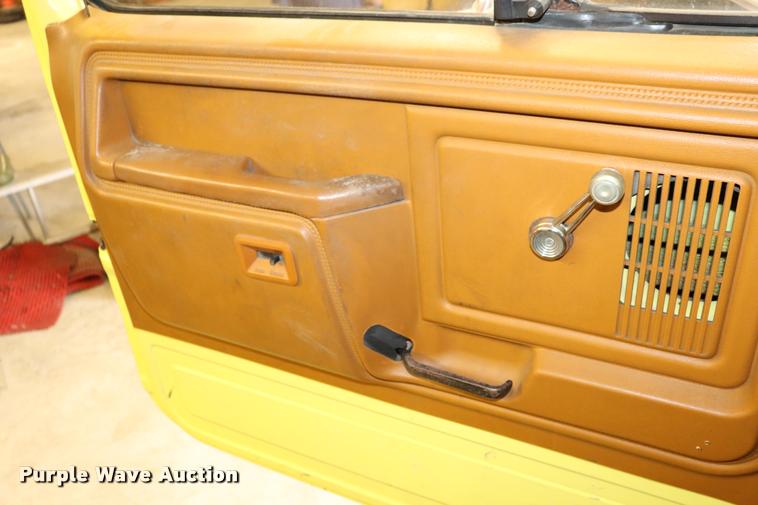 image for item DQ9372 1980 Ford F700 fire truck