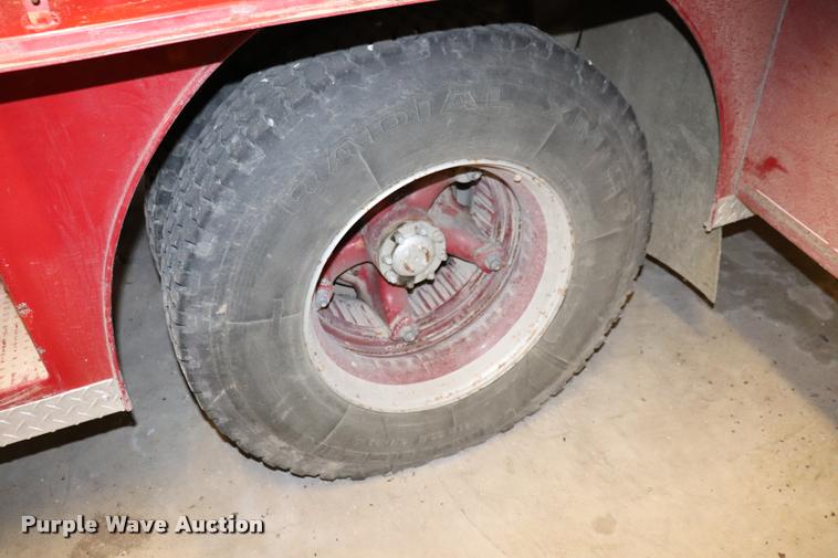 image for item DQ9372 1980 Ford F700 fire truck