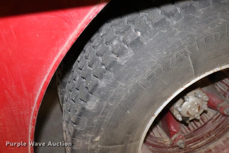 image for item DQ9372 1980 Ford F700 fire truck