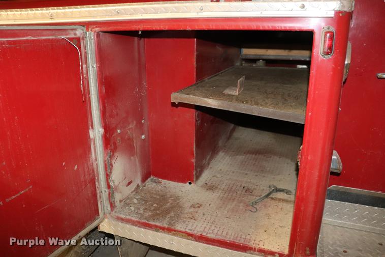 image for item DQ9372 1980 Ford F700 fire truck