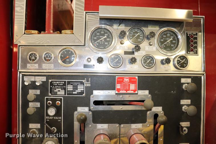 image for item DQ9372 1980 Ford F700 fire truck