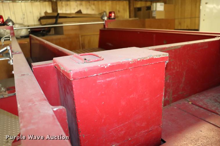 image for item DQ9372 1980 Ford F700 fire truck